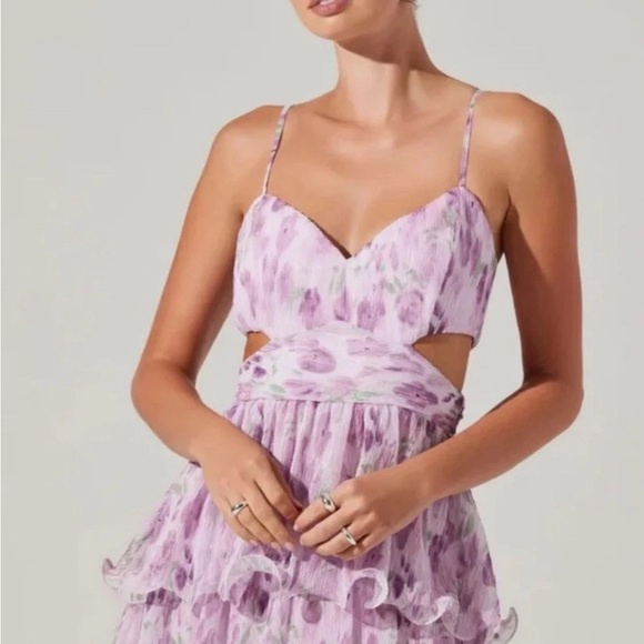 NEW‎ ASTR Lavender Tier Ruffle Floral Maxi Dress Med Revolve - Picture 2 of 9